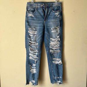 American Eagle Ripped Mom Jeans NWOT
